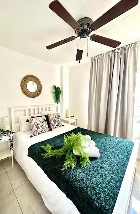 Apartment Tropical Lounge, Los Cristianos, Pool & Sea, Wifi Spanien