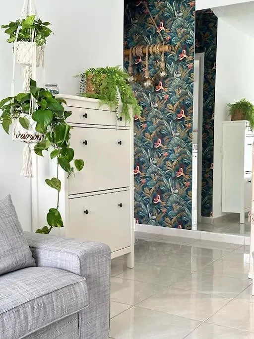 Tropical Lounge, Los Cristianos, Pool & Sea, Wifi Apartment
