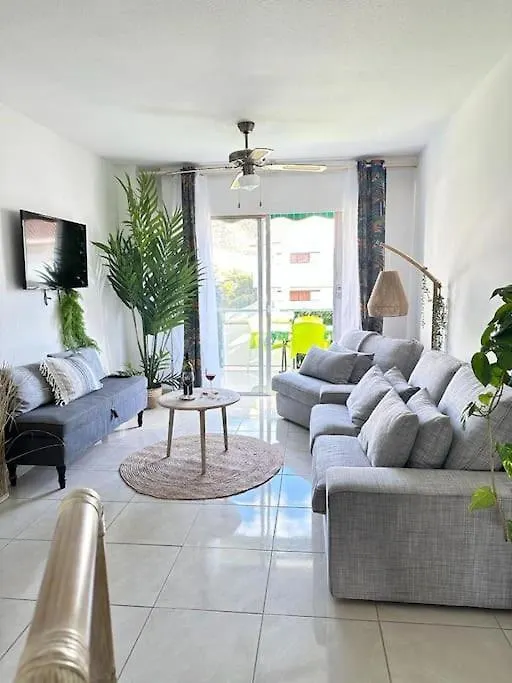 Tropical Lounge, Los Cristianos, Pool & Sea, Wifi 0*, Los Cristianos (Tenerife)